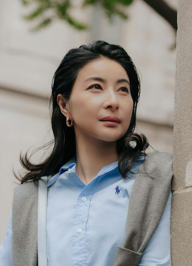 霍启刚高调官宣喜讯仨月，郭晶晶再破天花板	，让整个贵妇圈沉默了