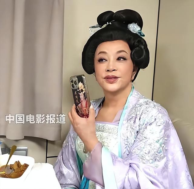 钱再多有什么用？75岁的“风流妖精”刘晓庆，已经走上另一条道路