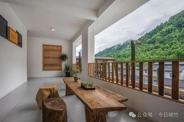 超凉快！走！住小院枕山风，做绵竹“山系青年”……