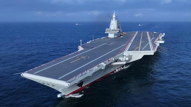 福建舰传来喜讯，空警600弹射画面公开，歼35战机也上舰了