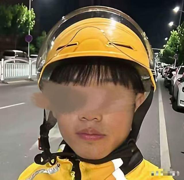 网红外卖员爆火出现恶心一幕，老百姓被坑惨，新华社怒批吃相难看