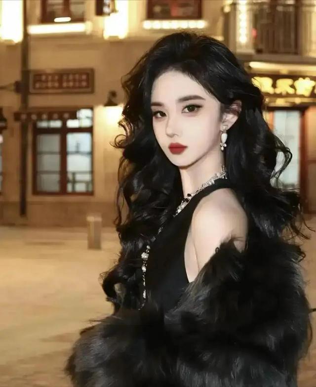 山东青岛一校花，仙姿玉色	，堪称上帝吻过的容颜，让人移不开眼