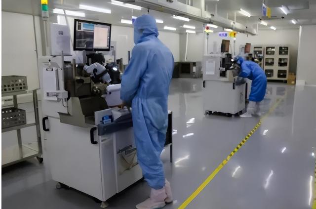 被打疼了？荷兰约见中方高层，但偏偏不道歉，中方掀开第二张底牌