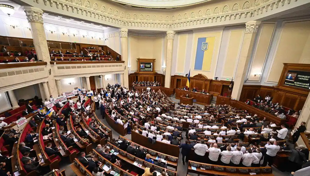 双普重压下的泽连斯基	，打出一套组合拳，能否成功转嫁多重压力