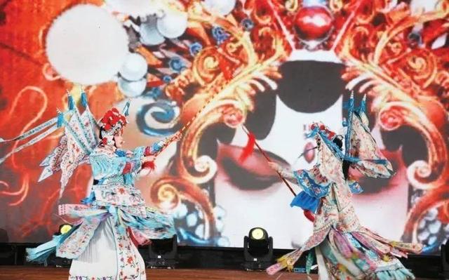 市集、表演、说唱……长春这场嘉年华，太热闹了