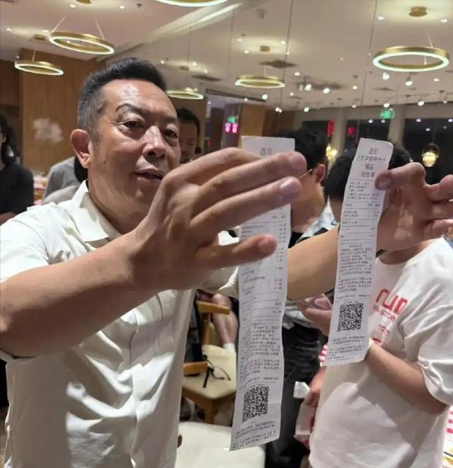 两极反转？罗永浩持续硬刚！商家“反将一军”，到底谁砸了谁饭碗