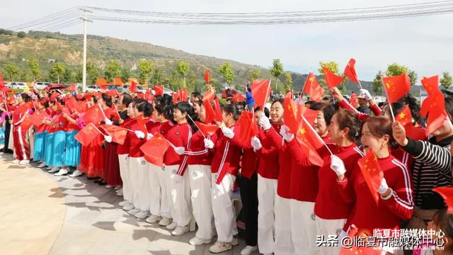 来打卡了吗？临夏市花卉艺术中心人气爆棚，“芬芳馥郁”的文化盛宴引领假期潮流～