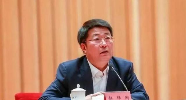 中国芯片弯道超车天团6人组，7年过去4人被查，如今怎么样了