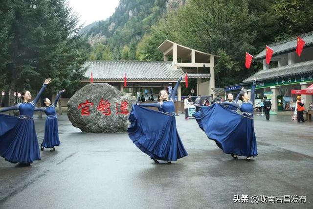 烟雨官鹅：国庆里的一轴流动水墨