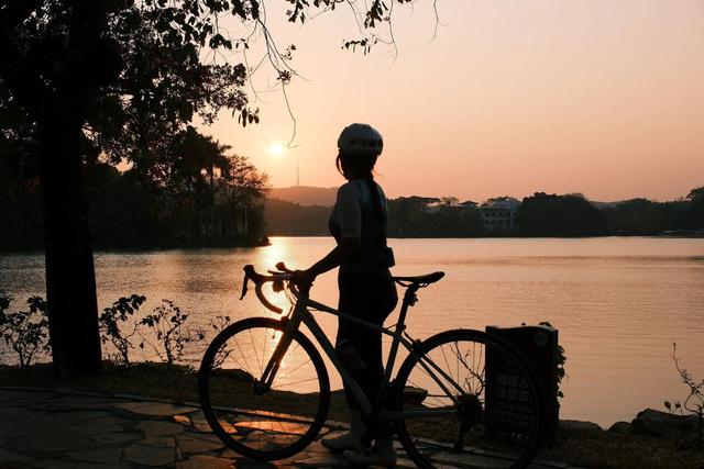 AI替代重复劳动！哪些能力不会被取代？“会玩”成关键答案