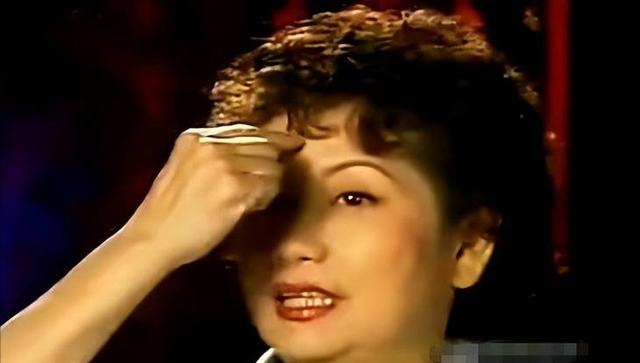 京剧女神李维康患病丈夫不离不弃，如今北京养老，北大女儿很孝顺