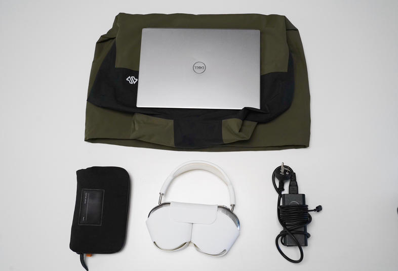 职场人士的得力助手,LEVEL8新品探界者商务双肩包——助你轻松应对工作挑战!