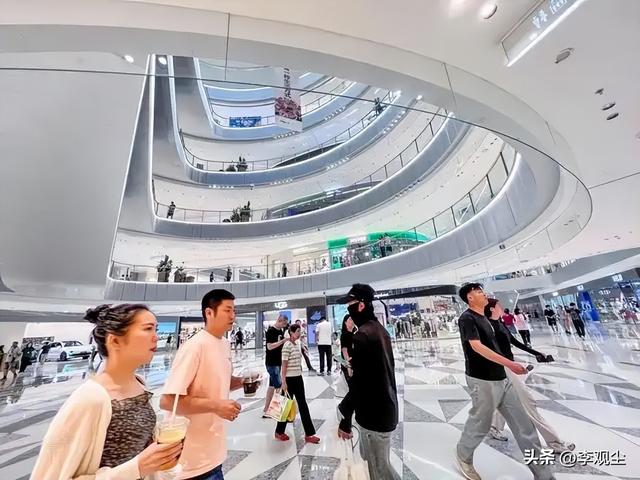 旅游成了变相收割？资本编织假期消费陷阱，不少打工人忍痛踩坑