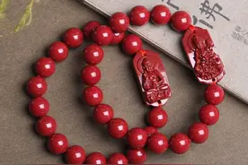 朱砂虽美丽，佩戴需谨慎。图片