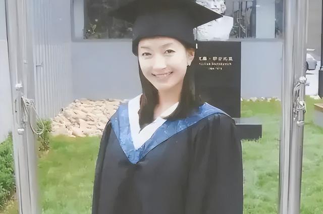 海外产子真相大白6个月，39岁江疏影罕见露面，近照曝光令人意外