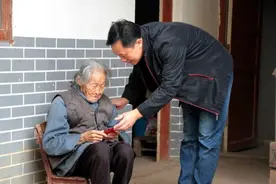 好提案！代表建议降低城乡居民医保缴费，90岁以上老人全额减免图片