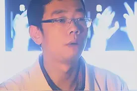 2010年河北行唐，儿子患病长了“巨型黑痣”，母亲为救子割皮移植图片