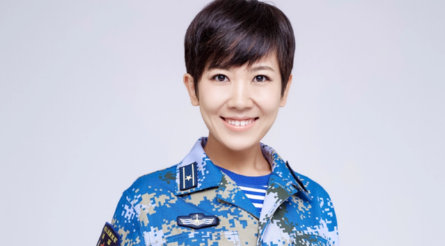 他因嘴歪演了半辈子坏人，令人想不到的是	，他女儿是我们熟悉的她