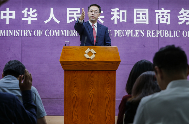 巴铁刚准备给特朗普送大礼，中国一不做二不休，断了美国稀土念想