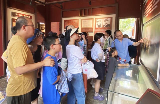 悦·遵义丨遵义会议纪念馆迎暑期红色旅游热潮