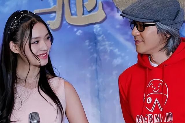表面是清纯小白花，背地里“风流成性”，这几位谁最让你意想不到