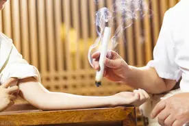 靠艾灸清除体内的寒、痰、瘀，认准三个穴！图片