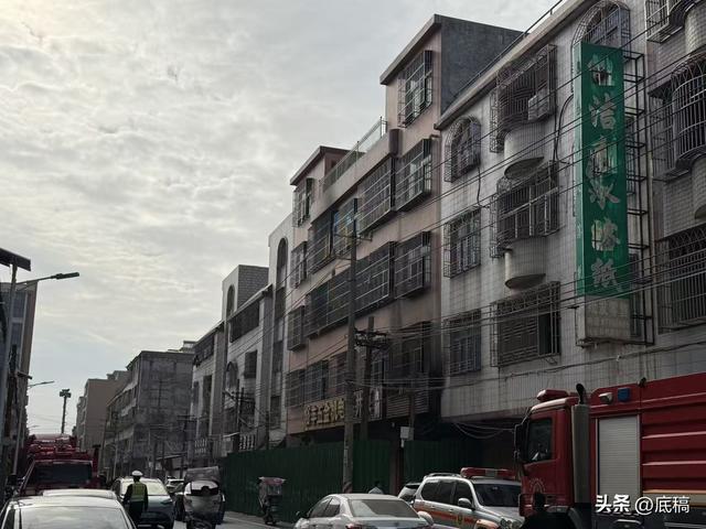 汕头自建房火灾致12人遇难8人获救：一层存放电线水管等易燃物，现场不时出现燃爆