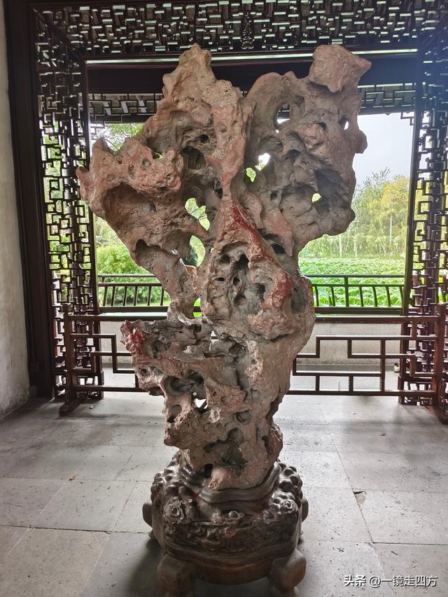 临近国庆，在还很闷热的天气里，游览市内现存最大的园林拙政园