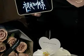 今日文案↴挑一句，祝自己生日快乐的短句，惊艳所有人。图片