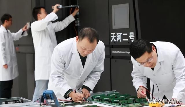 天崩开局，679分寒门贵子考上国防科技大学，恶心的一幕却出现了