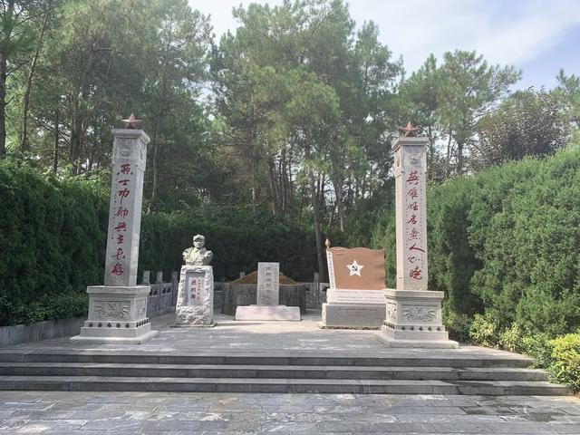 重走长征路(23):“你们的姓名无人知晓,你们的功勋永世长存”