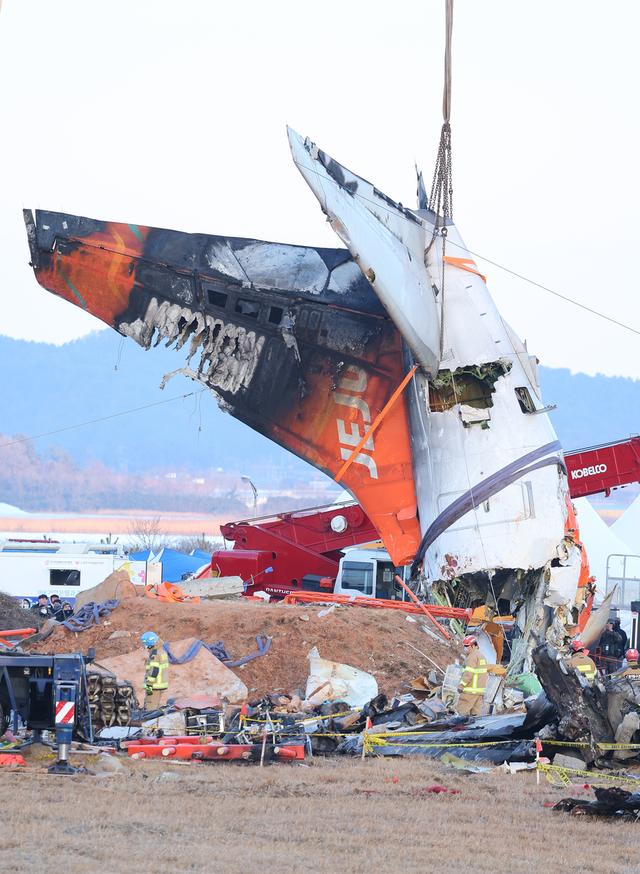 黑鹰直升机“隐身”撞客机！67人惨死，五角大楼还想合法化特权？