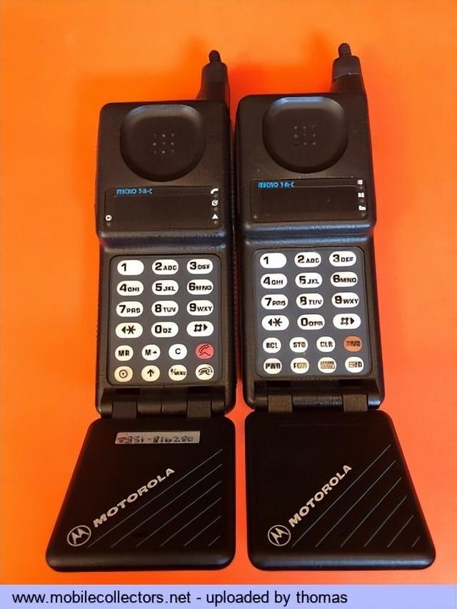 通信历史连载788-世界第一部下翻盖手机-摩托罗拉MicroTAC-1989年