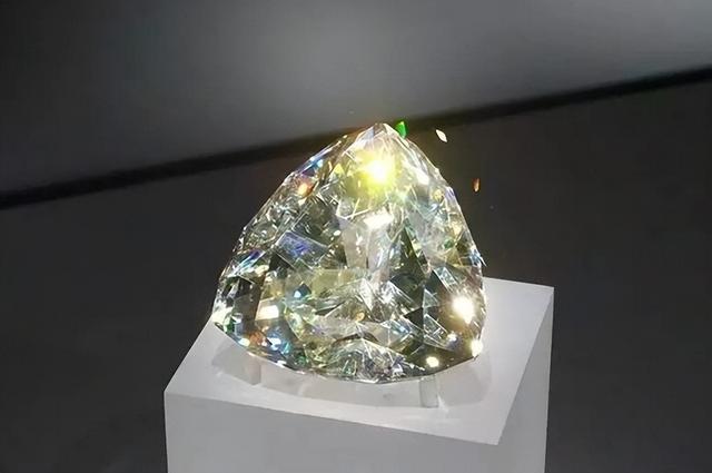 广西“终结”宝石神话，价格从800万跌至9.9，西方最大珠宝商亏麻了