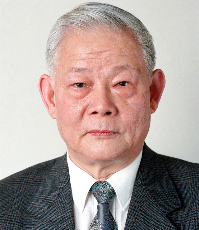 李瑞环说：叶选平是叶帅的儿子，但水平比我高，为啥不能当省长？