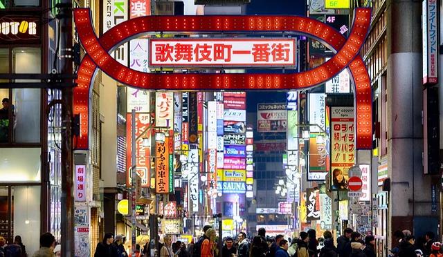 2025新宿车站转车攻略:路线、出口、转乘方式、周边景点总整理