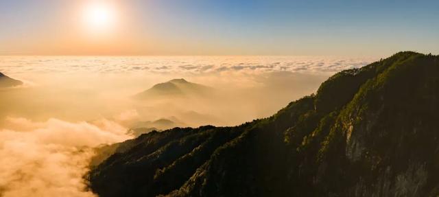 11月5日实拍！一起来看明月山超震撼云海日出奇观！