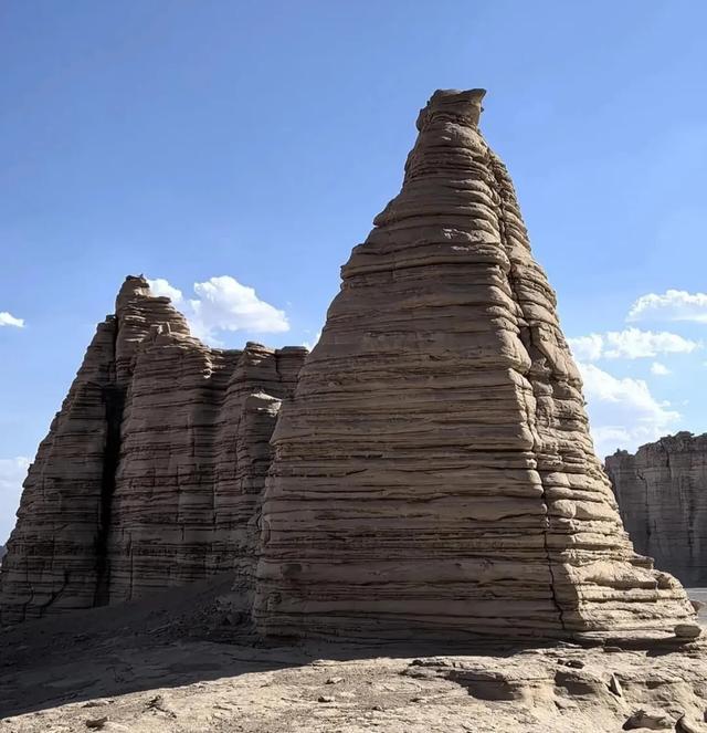 新疆哈密大海道自驾穿越指南：寻找星空、雅丹与失落的丝路密码