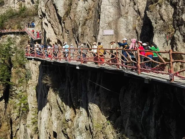 “天下无双圣境，世界第一仙山”的河南洛阳老君山