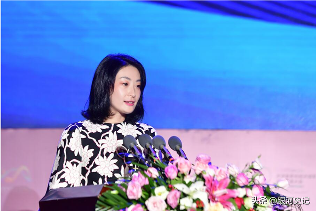 大瓜！宗家海外资产大曝光，美国买1.8亿豪宅，宗馥莉为亲妈铺路