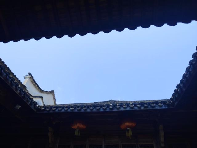 在富春江畔遇见孙权故里，网评有争议的龙门古镇其实很有看头