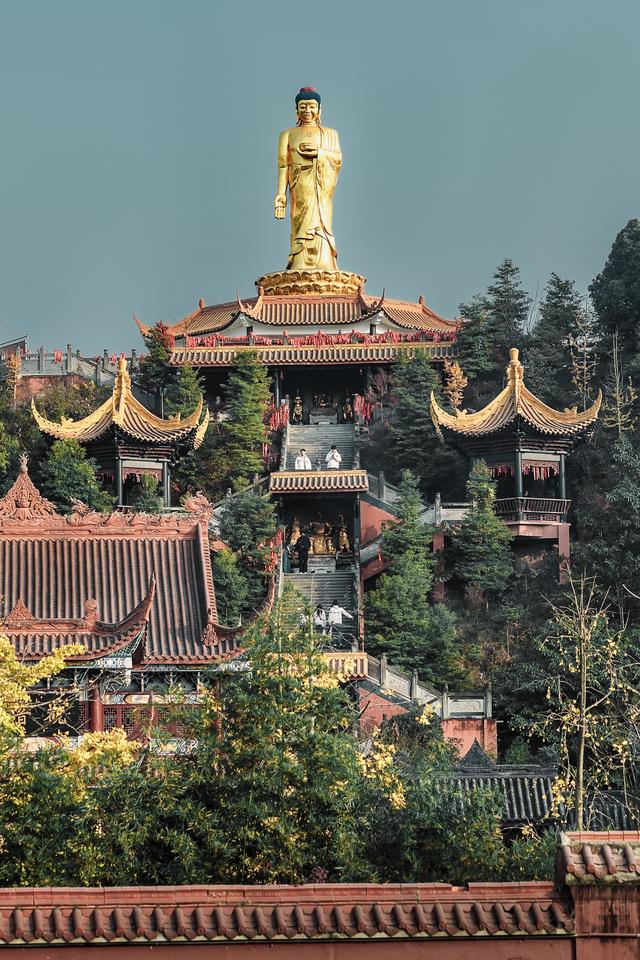 在成都，我找到了周末“一键静音”的地方，去白云寺发呆！