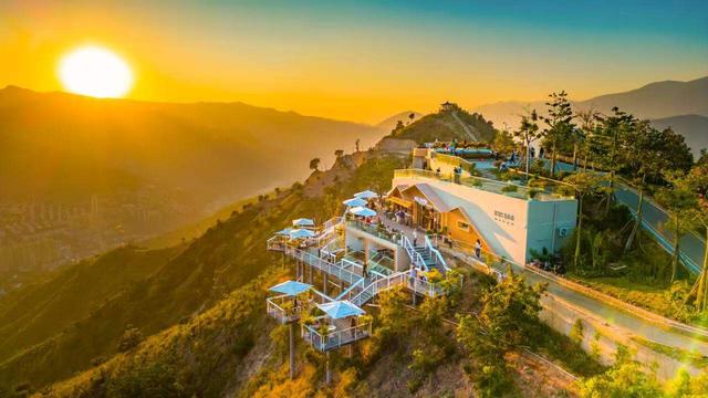 四川的冬天好巴适哦！李伯清喊你来攀西晒太阳、吃刨汤｜冬游四川