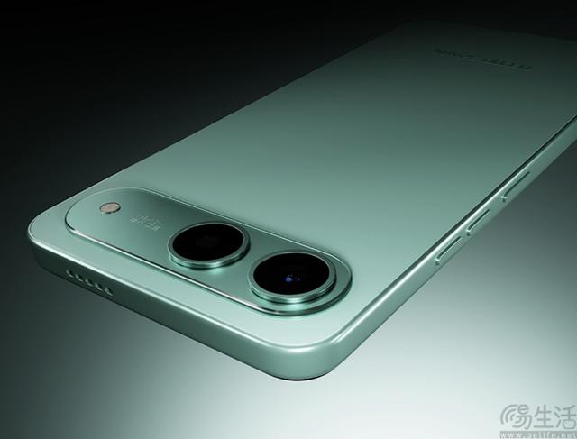 致敬iPhone 17 Air的入门机，似乎有些惨不忍睹