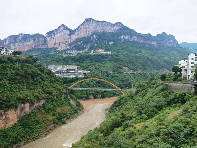 赤水河川黔边界（上）：三县（市）交邻两河口