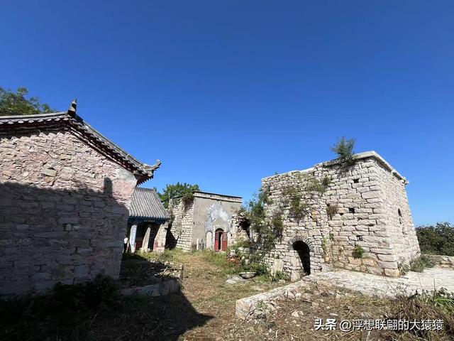 我，终于登上了岳阳山之巅！（博山登山记）