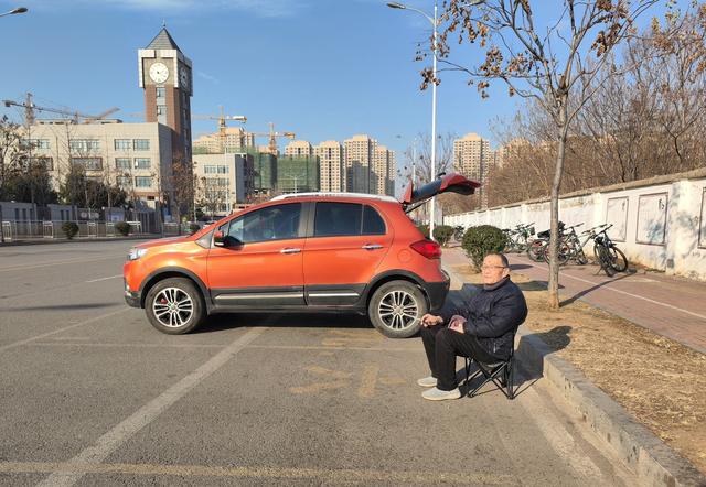 去越南旅游后感到冬天去温暖地真舒服，可思前虑后还是居家硬撑吧