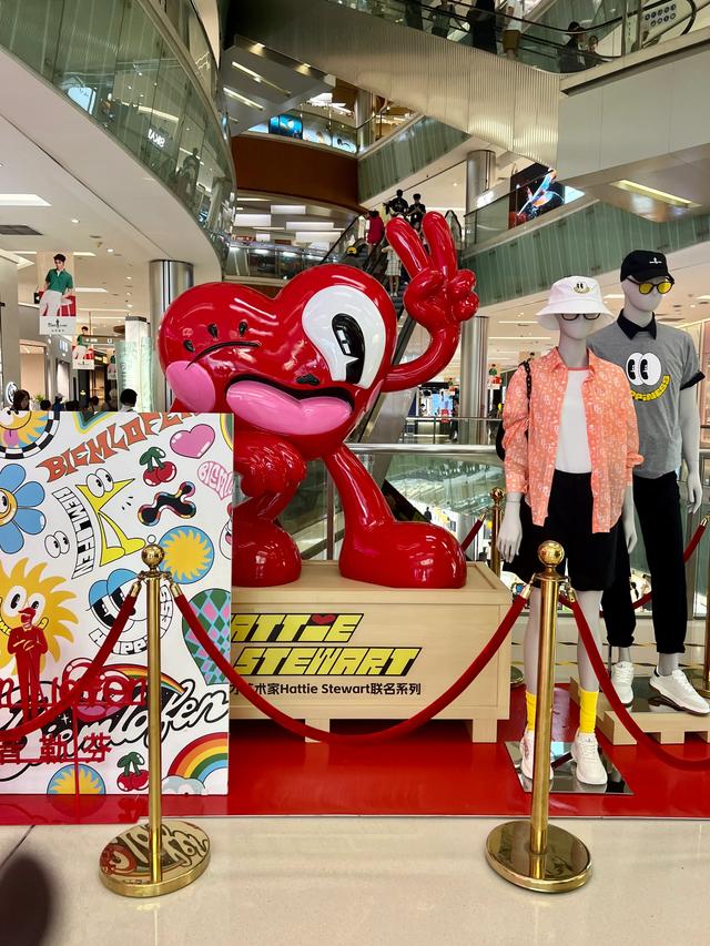 香港香园围口岸过莲塘，深圳的一天