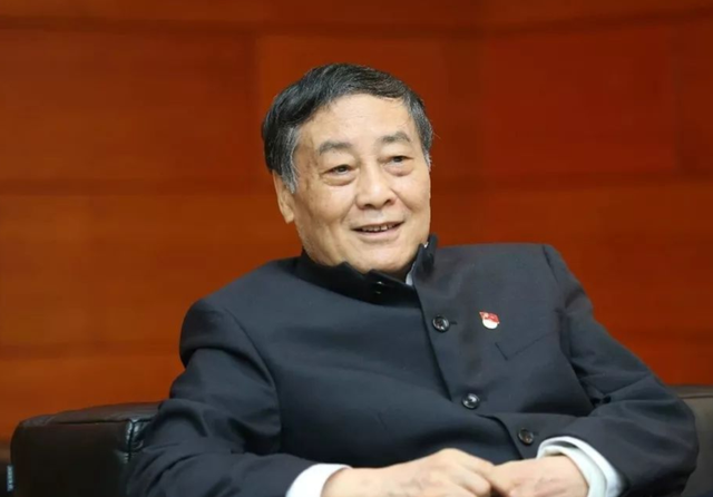遗产风波沸沸扬扬，“一声不吭”的宗馥莉，终于不再顾忌所谓体面
