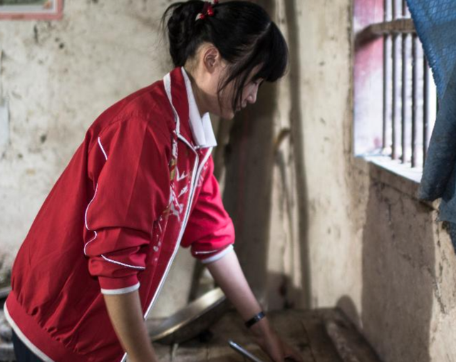 7年前，那个被丈夫喂到330斤，沦为赚钱工具的校花，如今咋样了？